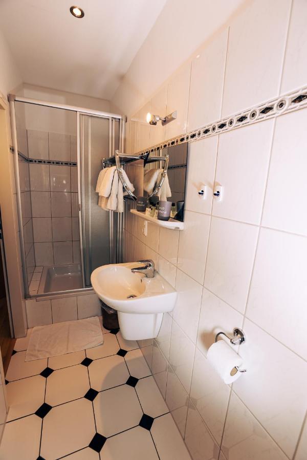 Hotel Restaurant Zagreb Kolonia Zewnętrze zdjęcie